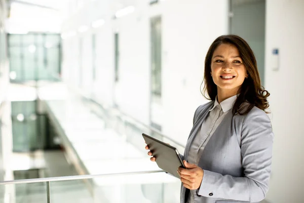 Pretty Young Woman Working Digital Tablet Office Hallway — Stock Photo, Image