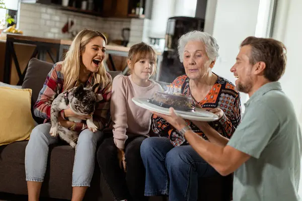 Heartwarming Scene Unfolds Multi Generational Family Gathers Couch Present Birthday — Stock Photo, Image