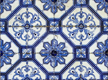 Canlı mavi ve beyaz tasarımlar, Lizbon 'un kültürel güzelliğini ve sanat tarihini yansıtan geleneksel fayansları süslüyor..