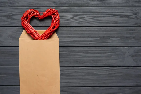 Love Letter Concept Blank Envelope Wooden Plank Table Heart Shape — Stock Photo, Image