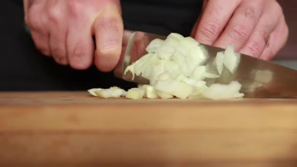 Man Hands Cutting White Onion Close Wooden Board — Stok video
