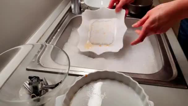 キッチンでの汚い料理 — ストック動画
