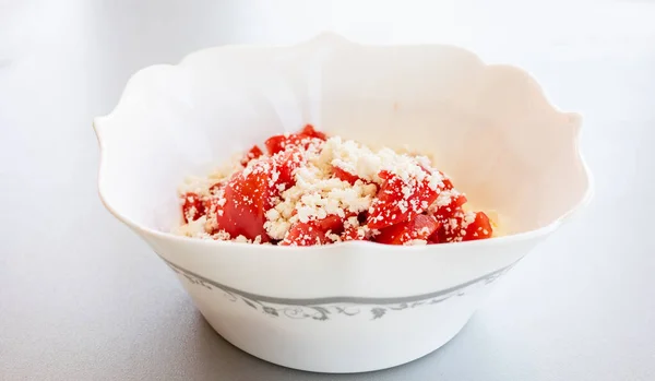 Νοστιμότατη Σπιτική Μαρμελάδα Φράουλα Λευκό Πιάτο — Φωτογραφία Αρχείου
