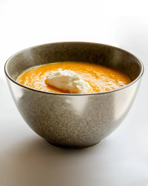 Sopa Zanahoria Sobre Fondo Blanco Cerca —  Fotos de Stock
