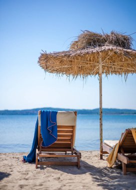 Sahildeki plaj sandalyesi..