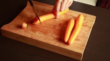 Uzman Ellerin Keskin Havuçlarının Yakın Görüntüsü 