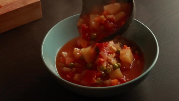 Домашній Овочевий Суп Крупним Планом Вигляд Веганського Здорового Супу Мисці — стокове відео