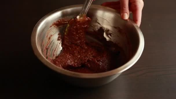 Mélange Main Pour Femme Ingrédients Secs Humides Pour Chocolat Brownie — Video