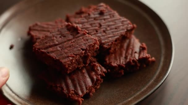 Primo Piano Cioccolato Brownie Fudge — Video Stock