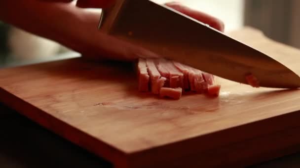 Close Woman Hands Chopping Smoked Bacon Wooden Board Dalam Bahasa — Stok Video