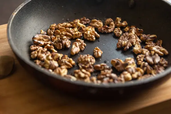 Kavrulmuş Ceviz Tavada - Fındıklı Aroma ve Altın Çıtır