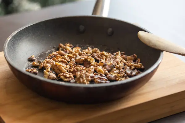 Kavrulmuş Ceviz Tavada - Fındıklı Aroma ve Altın Çıtır