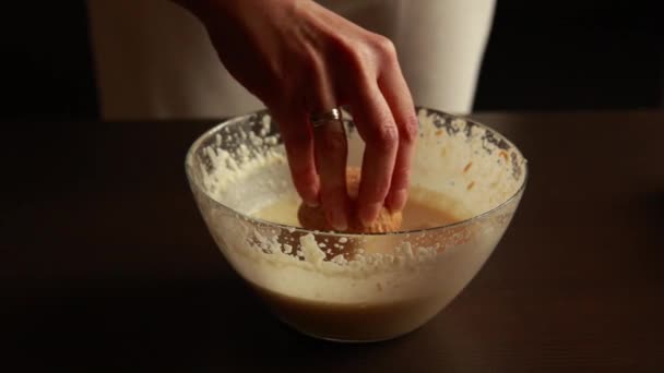 Yapımı Mutluluk Turuncu Kaplamalı Bademli Çörekler — Stok video