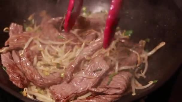 Nahaufnahme Koreanisches Rindfleisch Der Pfanne Zubereiten — Stockvideo