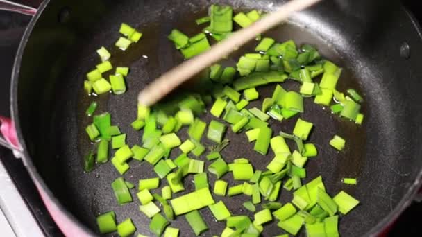 Fresh Green Onions Sizzle Cook Pan — Stock Video