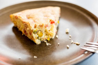  Ahududu ve şam fıstıklı güzel çay keki. Yaklaş.