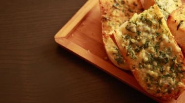 Taze pişmiş sarımsaklı ekmek - Yakın plan