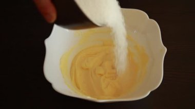 Karıştırma Odası Sıcaklığı Tereyağı ve Beyaz Şeker Kurabiye Hamuru - Yakın çekim