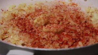  Lezzetli domates sosunu adım adım hazırlıyorum.