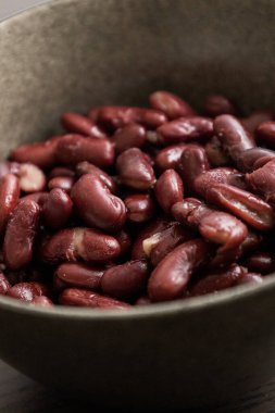 Kederli Kara Arkaplanda Kırmızı Fasulye Yakından