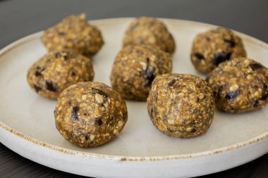 Sağlıklı kabak baharatlı enerji kasesi, sağlıklı malzemelerle yapılır, yemek pişirmeye gerek yok.