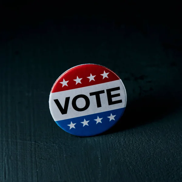 Una Insignia Para Las Elecciones Estados Unidos Con Voto Texto —  Fotos de Stock