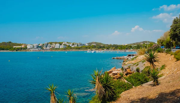 Una Vista Sobre Bahía Vouliagmeni Vouliagmeni Grecia Con Famosa Playa —  Fotos de Stock