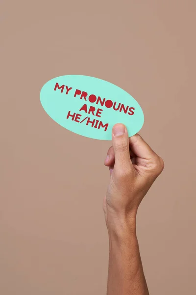 Una Persona Tiene Signo Verde Con Texto Mis Pronombres Son — Foto de Stock