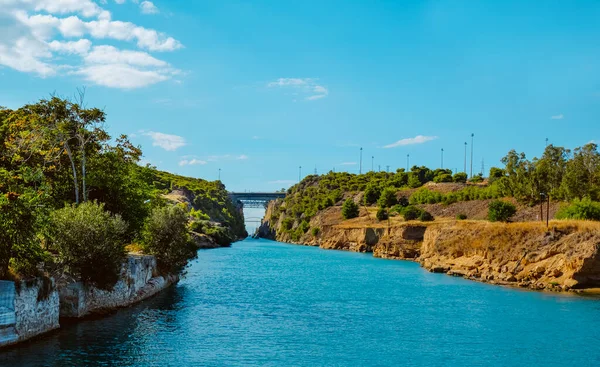 Korintkanalen Grekland Sedan Inloppet Från Isthmia Egeiska Havet Sommardag — Stockfoto