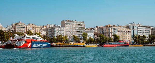 Pireu Grécia Agosto 2022 Ferries Diferentes Linhas Ferry Atracadas Porto — Fotografia de Stock