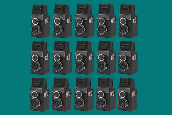 Узор Некоторых Черных Камер Среднего Формата Расположенных Разных Линиях Синем — стоковое фото