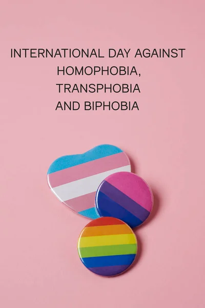 Texto Dia Internacional Contra Homofobia Transfobia Bifobia Alguns Crachás Com — Fotografia de Stock