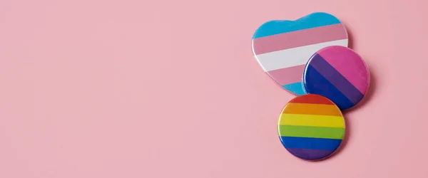 Bazı Rozetler Gökkuşağı Bayrağı Transseksüel Gurur Bayrağı Biseksüel Gurur Bayrağı — Stok fotoğraf