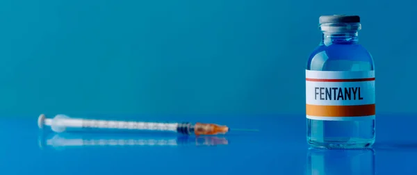 Syringe Simulated Vial Fentanyl Blue Table Panoramic Format Use Web — Stock Photo, Image