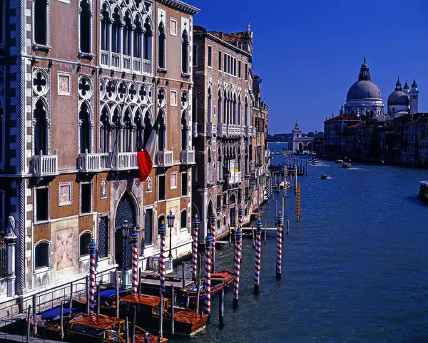 Grande Canal Com Barcos Veneza Itália — Fotografia de Stock