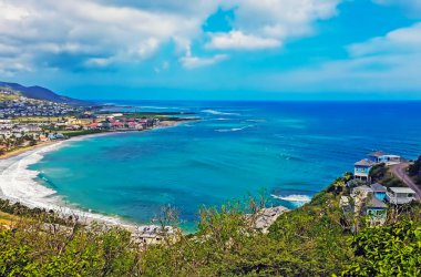 St. Kitts, Karayipler 'deki plaj manzarası.