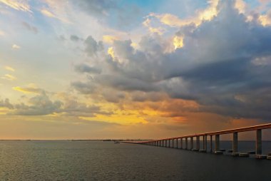 St Petersburg, Florida 'daki Sunshine Skyway Köprüsü
