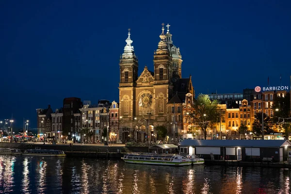Amsterdam Niderlandy Sierpnia 2022 Słynny Pejzaż Miejski Łodzią Amsterdamie — Zdjęcie stockowe