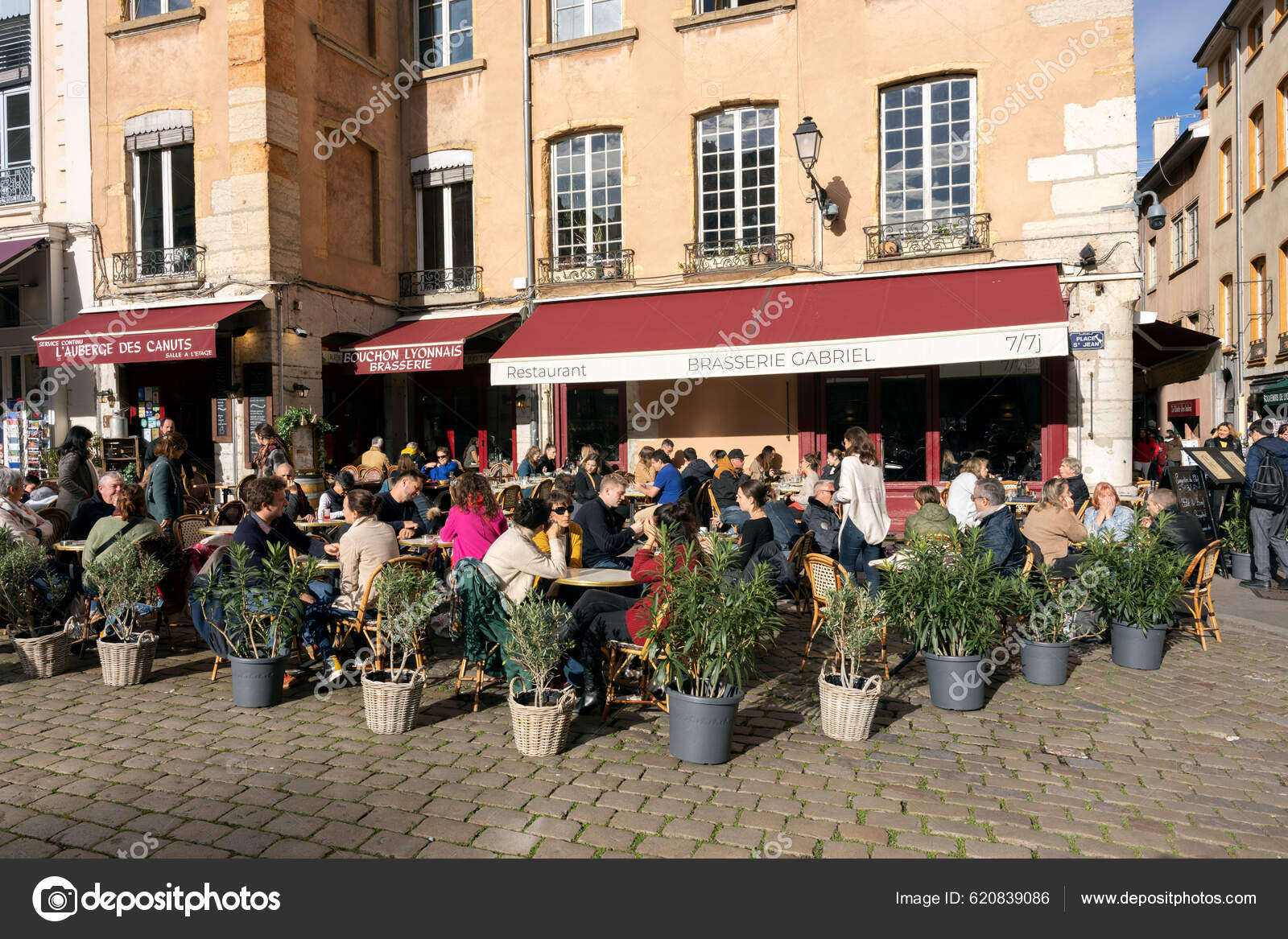 Bouchon lyonnais Stock Photos, Royalty Free Bouchon lyonnais Images |  Depositphotos