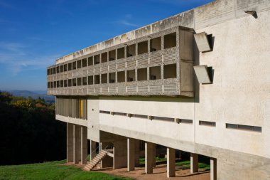 EVEUX, FRANCE, 11 Kasım 2022: Eveux, Fransa 'da ünlü Couvent de La Tourette