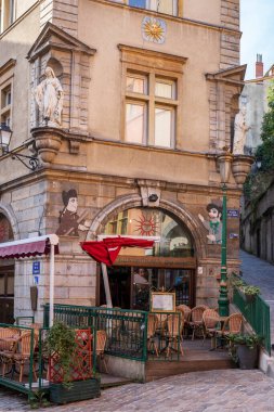 LYON, FRANCE, 6 Kasım 2022: Lyon, Fransa 'daki ünlü Du Soleil restoranı