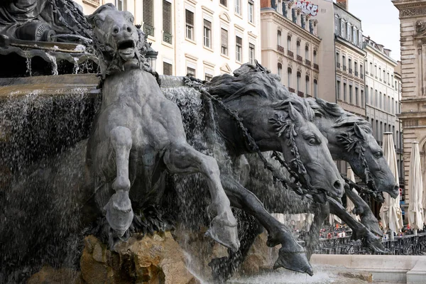 Část Slavného Fontaine Des Terreaux Francouzském Lyonu — Stock fotografie