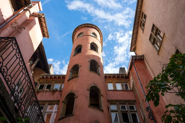 Edificio Con Torre Rosa Lyon Francia — Foto de Stock
