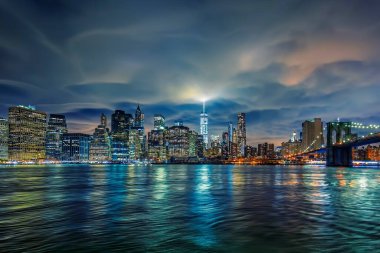 Bulutlu, Nyc Manhattan'ın görünümü.