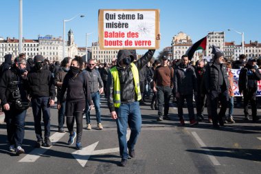 LYON, FRANCE- 15 Mart 2023: emeklilik reformunu protesto, Lyon France