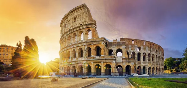 Άποψη Του Κολοσσαίου Στη Ρώμη Και Τον Πρωινό Ήλιο Ιταλία — Φωτογραφία Αρχείου