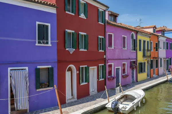 Burano adasının ünlü manzarası, Venedik, İtalya