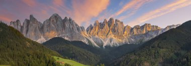 Ünlü Dolomitler Dağları, İtalya, Avrupa