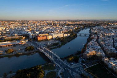 Gün batımında Sevilla, İspanya