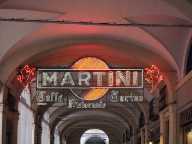 TURIN, İTALYA - CIRCA ECTOBER 2022 Martini işareti
